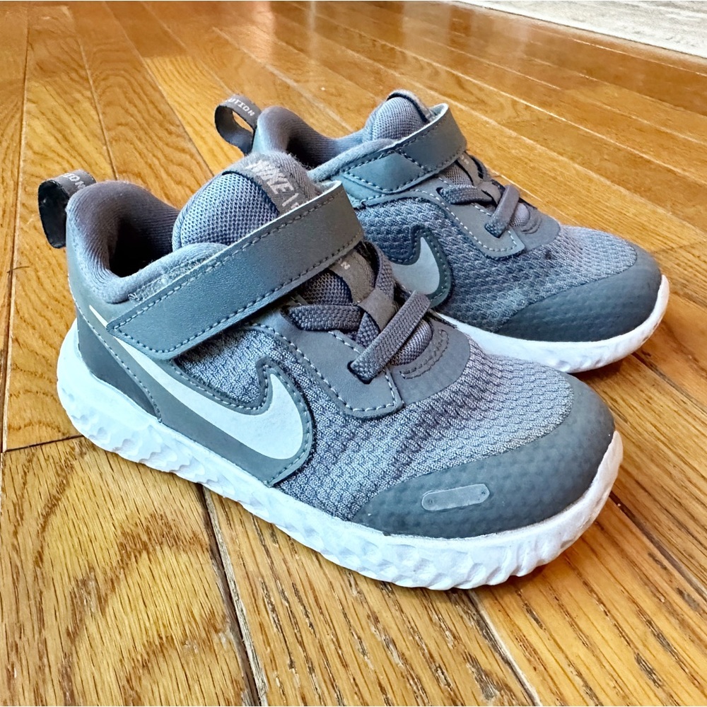 Nike Revolution 5 sneaker toddler boy 9